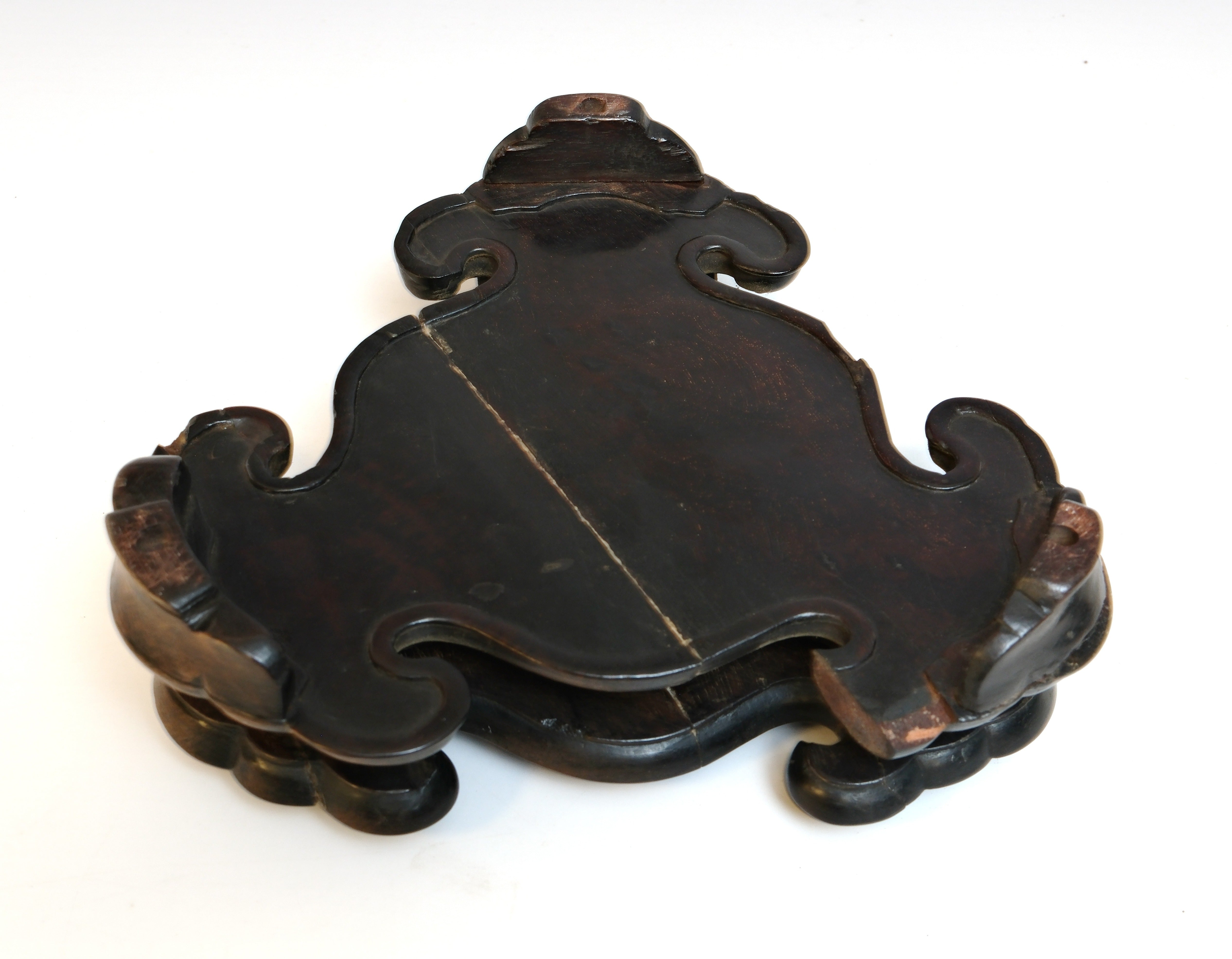 Een bronzen drievoetwierookvat uit de Ming-dynastie