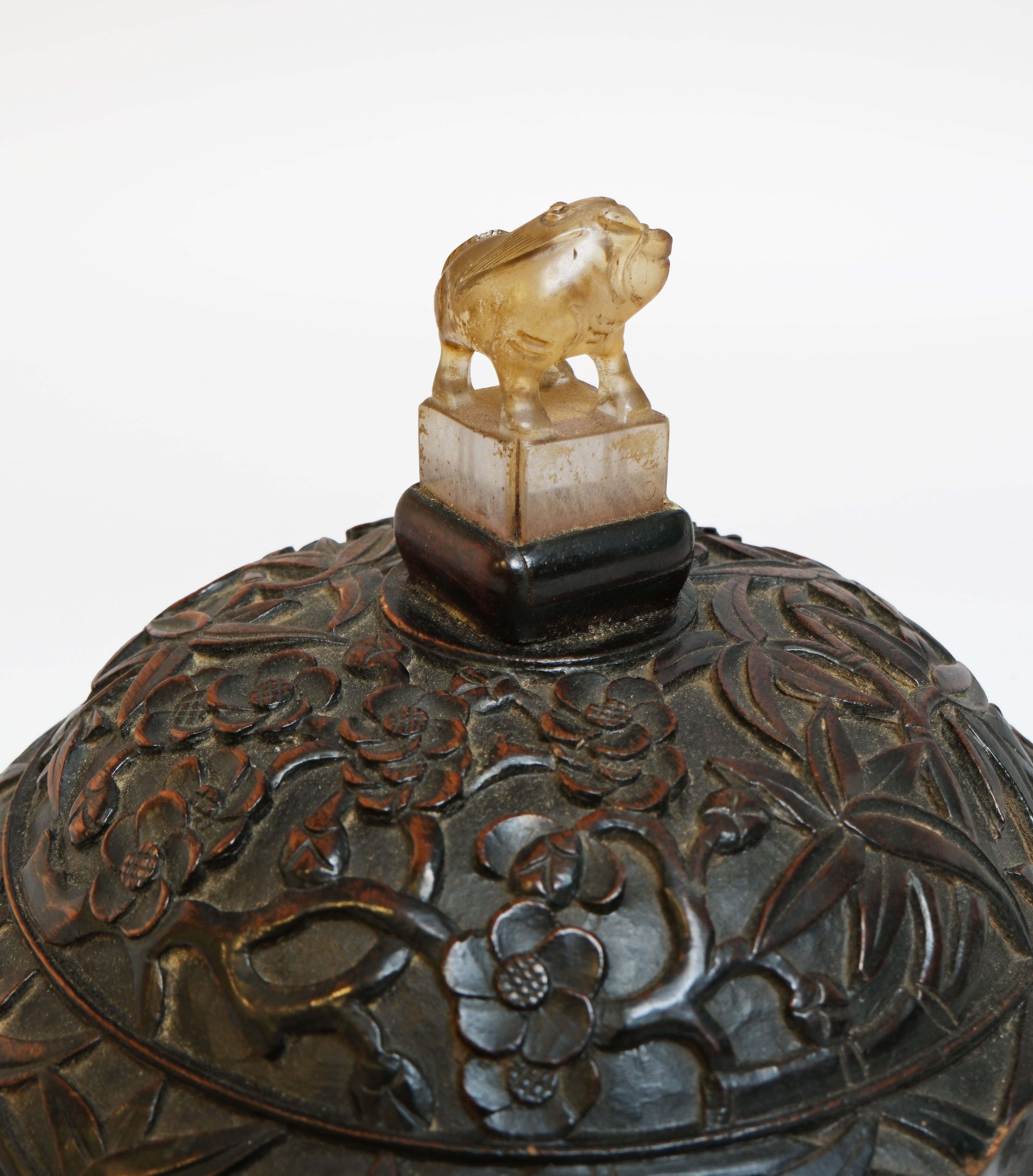 Een bronzen drievoetwierookvat uit de Ming-dynastie